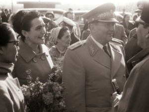Presidenti i Jugosllavisë Josip Broz Tito me bashkëshorten e tij Jovanka.