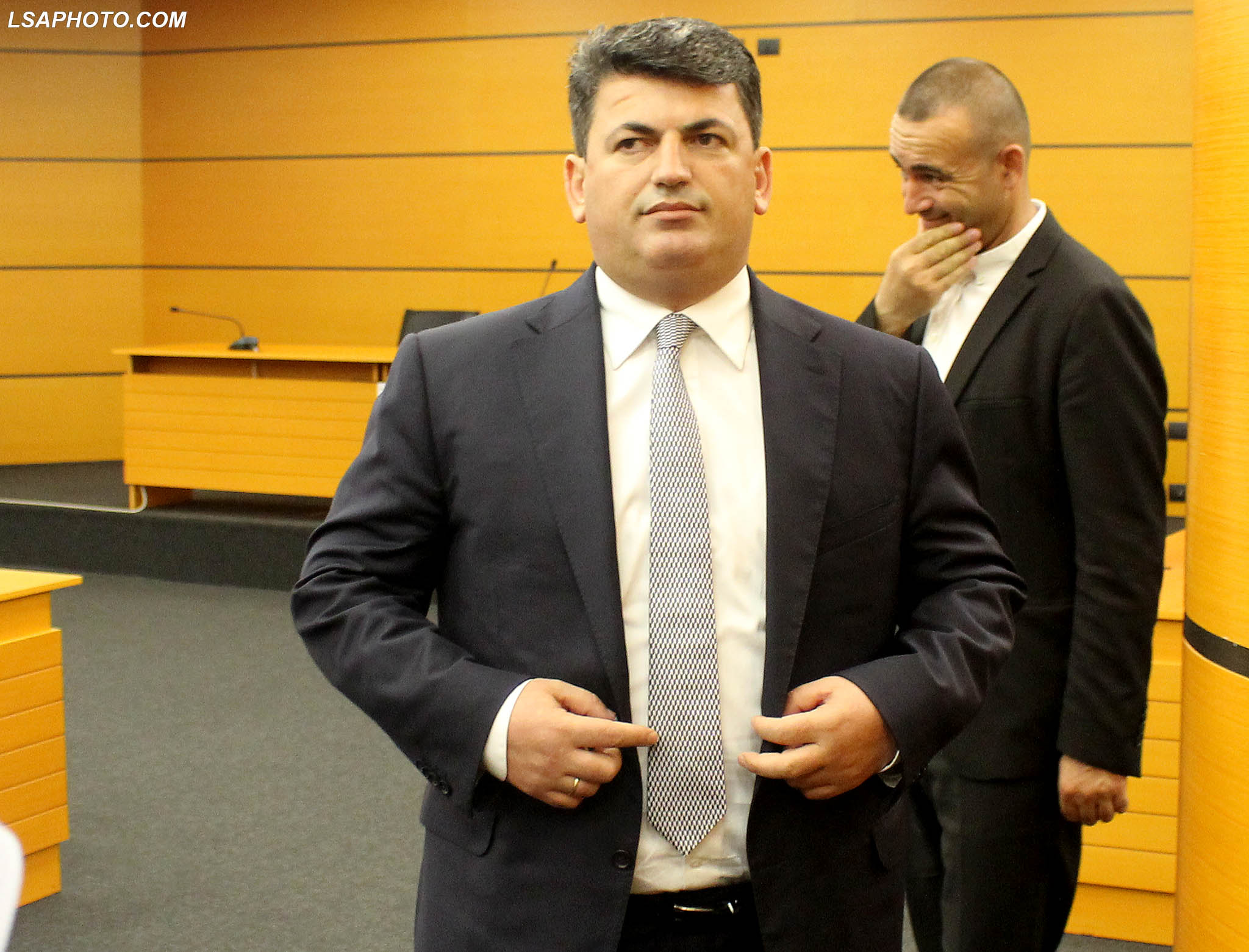 Kryetari i Gjykatës Administrative të Apelit, Kastriot Selita pas konfirmimit nga KPK. Foto: Malton Dibra, LSA 