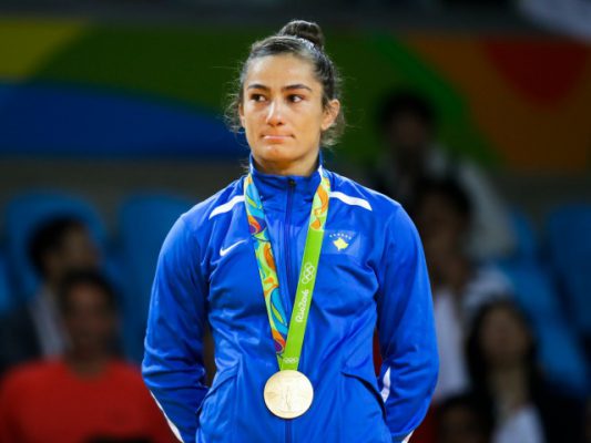 Majlinda Kelmendi fiton medaljen e arit në Rio 2016. Foto: Markus Schreiber/AP