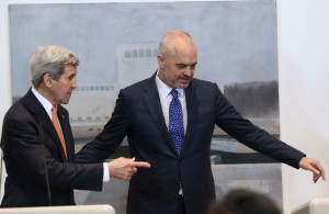 Sekretari i Shtetit i SHBA-ve John Kerry dhe kryeministri Edi Rama në Tiranë më 14 shkurt 2016. Foto: Malton Dibra/LSA