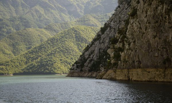 Liqeni i Komanit. Foto: Gjergj Erebara/BIRN