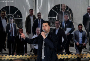 Kryetari i Partisë Demokratike Lulzim Basha duke folur gjatë protestës së vazhdueshme të opozitës më 2 mars 2017. Foto: Malton Dibra/LSA