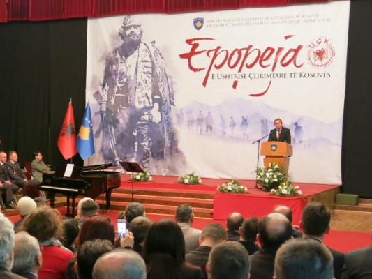 Lulzim Jashari gjatë fjalës së tij në përkujtimoren e UÇK-së. Foto: Qeveria e Kosovës.