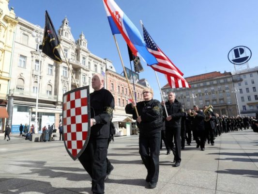 Marshimi në mbështetje të presidentit amerikan Donald Trump në Zagreb të dielën. Foto: BETAPHOTO/HINA/Denis CERIC/DS
