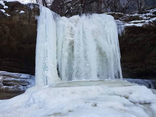 Ujëvara e Mirushës në Kosovë ka ngrirë.
