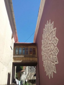 Mural në një nga shtëpitë më të vjetra në Nikshiç | Kortezi e Punkt