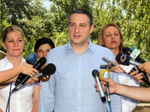 Ministri i Shëndetësisë Nikola Todorov thotë se nënat me qera nuk duhet të bëhen biznes