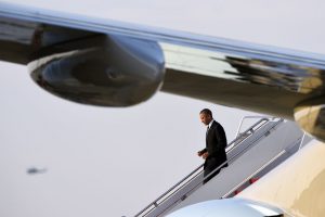 Presidenti Barack Obama pas kthimit nga Arabia Saudite më 25 prill 2016. (AP Photo/Susan Walsh)