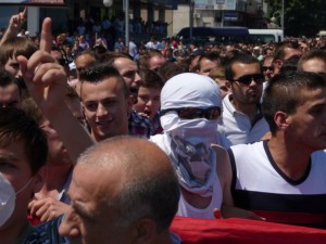 Protestuesit në Shkup në qershor. Foto: Sinisa Jakov Marusic