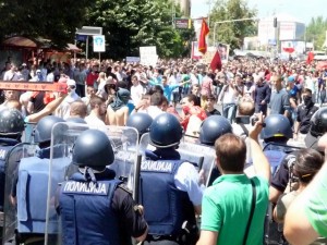 Protestat e shqiptarëve në shkup | Foto nga: Sinisa Jakov Marusic
