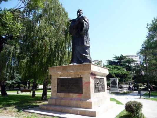 Statuja e re e Pjetër Bogdanit në Shkup. Foto: BIRN.