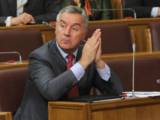 Prokurori tha se komplotistët planifikonin të kryenin grusht shteti dhe vrisnin më pas ish-kryeministrin Djukanoviç. Foto: gov.me