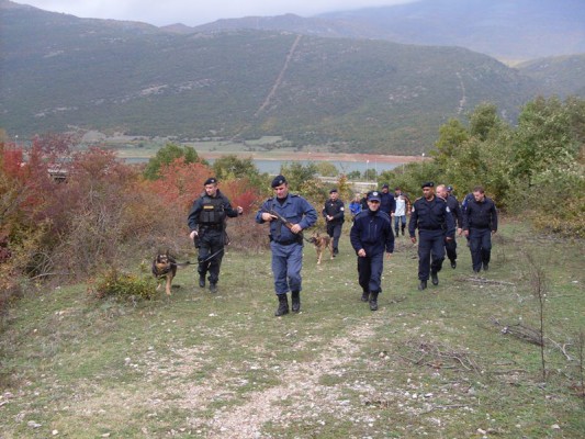 Forca të policisë kufitare të Kosovës, duke patrulluar vijën e gjelbër të kufirit me Shqipërinë. Foto:Bashkim Shala 