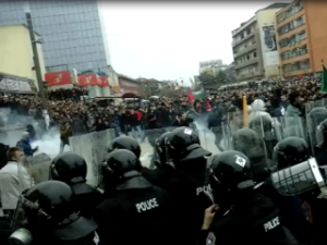 Përleshje në Prishtinë ditën e martë. Foto: BIRN