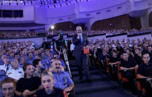 Kryeministri Edi Rama, gjatë një konference në Pallatin e Kongreseve, ku Policia e Shtetit prezantoi rezultatet e luftës ndaj drogës. | Foto nga : LSA
