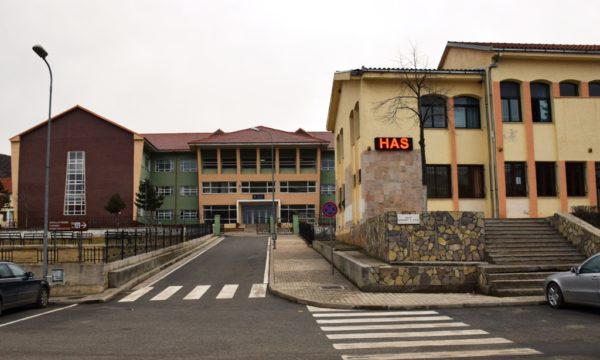 Rrugët e qytezës së Krumës zbrazen pas përfundimit të shkollës