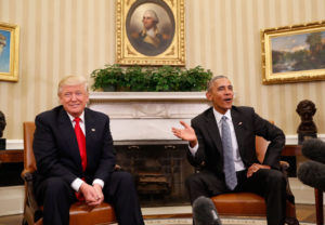 Presidenti Barack Obama dhe Presidenti i Zgjedhur Donald Trump gjatë takimit të tyre të Zyrën Ovale të Shtëpisë së Bardhë në Uashinton, të enjten më 10 nëntor 2016.(AP Photo/Pablo Martinez Monsivais)