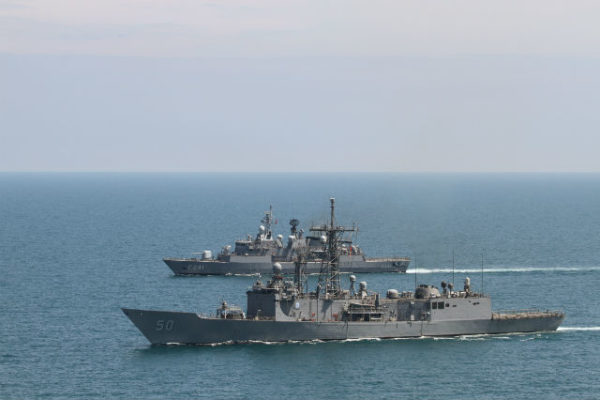 Anije amerikane gjatë një stërvitjeje të NATO-s në Detin e Zi. Foto: Marina Amerikane/Wikimedia Commons