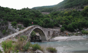 Ura monument kulture mbi përroin e Bënjës. Foto: Lindita Çela