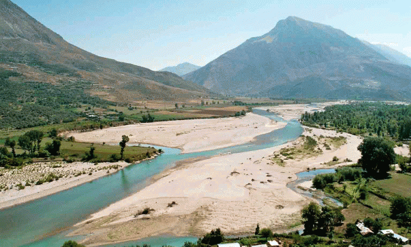 Lumi i Vjosës pranë Tepelenës. Foto: Wikipedia