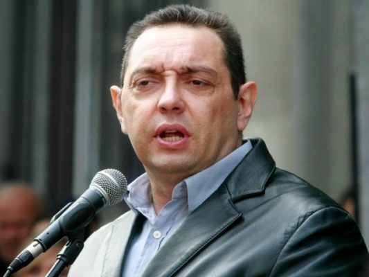 Aleksandër Vulin, ministri i çështjeve sociale në Serbi. Foto: BETA