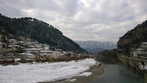 Peizazhi i qytetit të Beratit i mbuluar nga dëbora. 12 janar 2017. Foto: Eriola Azizolli.