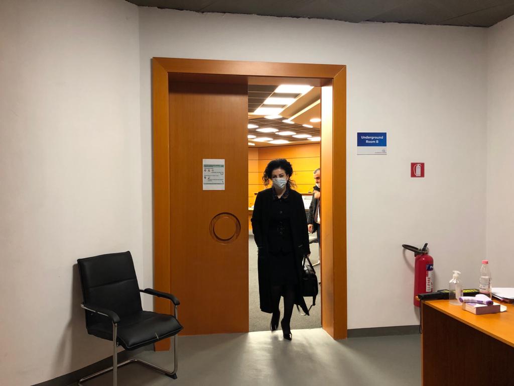 Gjyqtarja Elbana Elluri, pas njoftimit për shtyrjen e seancës. Foto:Edmond Hoxha. 