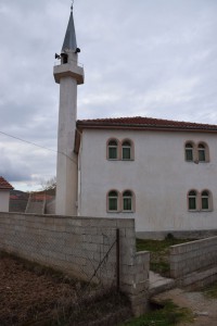 Xhamia e fshatit Leshnicë të Pogradecit, e drejtuar për disa vite nga Almir Daci | Foto nga : A.Bogdani