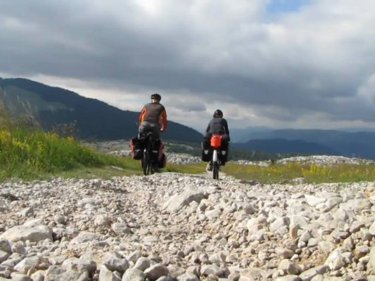 Turizmi me biçikleta në Bosnje. Foto: Youtube