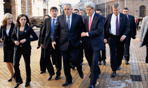 Sekretari amerikan i Shtetit John Kerry flet me kryeministrin e Bullgarisë Boyko Borisov | (AP Photo/Rick Wilking)