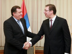 Milorad Dodik dhe Aleksandër Vuçiç gjatë takimit në Beograd. Foto: BETA.