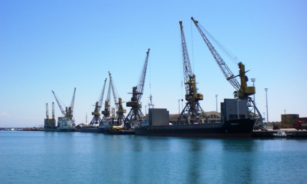 Elektrovinçat e portit të Durrësit | Foto nga : APD