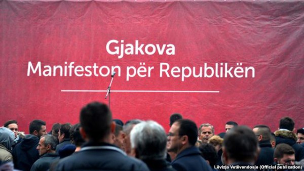 Protesta në Gjakovë | Foto nga : RFE/RL