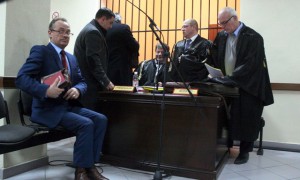 Kryetari i Bashkisë së Vlorës Shpëtim Gjika, gjatë një seance gjyqësore në Gjykatën e Tiranës | Foto nga : LSA