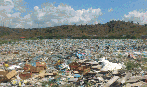 Vendi i vjetër i hedhjes së mbeturinave pranë lumit Kir, Shkodër. Foto: Elvis Nabolli
