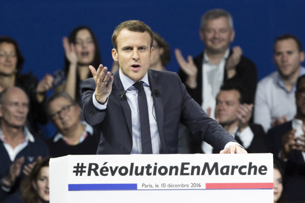 Emmanuel Macron gjatë një fjalimi të fushatës zgjedhore presidenciale. Foto: (AP Photo/Kamil Zihnioglu, File)