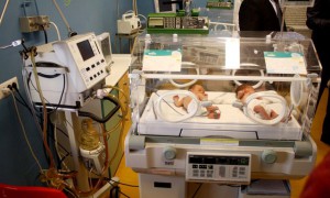 Ambjentet e sallës së re operatore dhe inkubatore për neonatologjine, në Maternitetin Mbreteresha Geraldinë | Foto nga : Malton Dibra/LSA