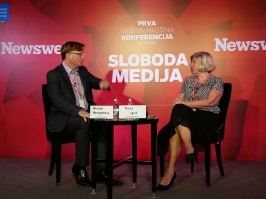 Montgomery foli në konferencën e lirisë së medias në Beograd ditën e enjte. Foto: BIRN