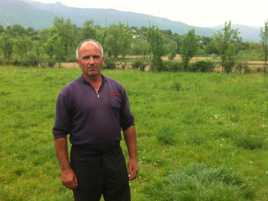 Osman Dani, banor i fshatit Podgorcë | Foto nga : Jetona Koçibelli