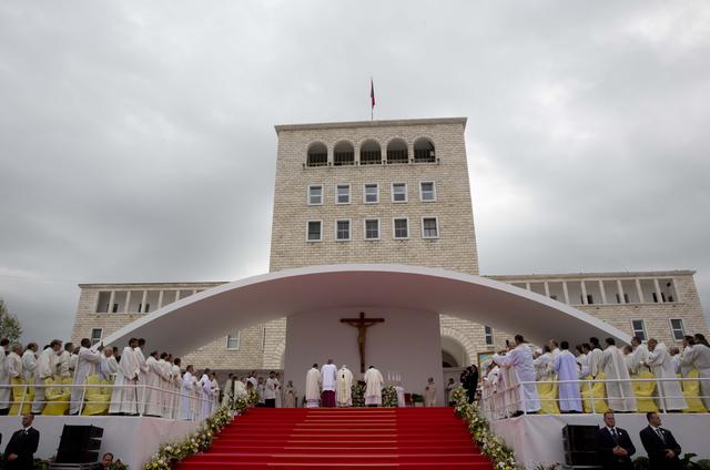 Papa Françesk në Meshën e Shenjtë në sheshin Nënë Tereza në Tiranë | Foto nga: AP /Alessandra Tarantino