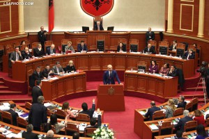 Parlamenti shqiptar i mbledhur më 17 dhjetor 2015. Foto: LSA.
