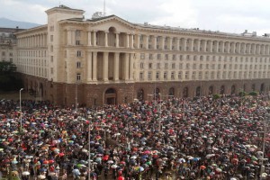 Bullgarët protestuan kundër emërimit të Peevskit në postin e kryetarit të shërbimit sekret të vendit në vitin 2013. | foto: Facebook
