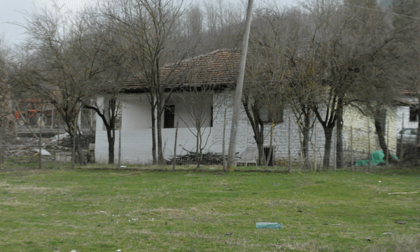 Shtëpi në fshatin Shupal fotografuar më 14 mars 2015. Foto: Gjergj Erebara/BIRN