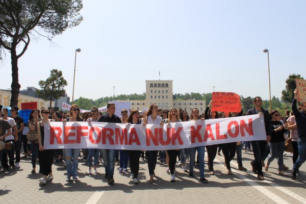 Studentët në protestën e sotme kundër reformës. Foto: Ivana Dervishi | BIRN