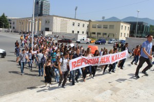 Studentët protestojnë kundër reformës. Foto: Ivana Dervishi | BIRN.