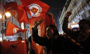 Mbështetësit e Syriza festojnë pas publikimit të exit-poll | Foto nga :AP/Petros Giannakouris